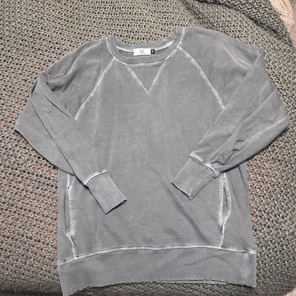 Tops - Women’s Boutique Gray Sweater